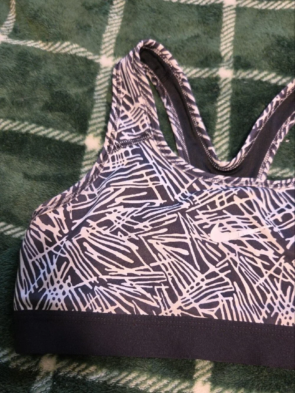 Nike Pro Black and White Abstract-Print Sports Bra Size Small
